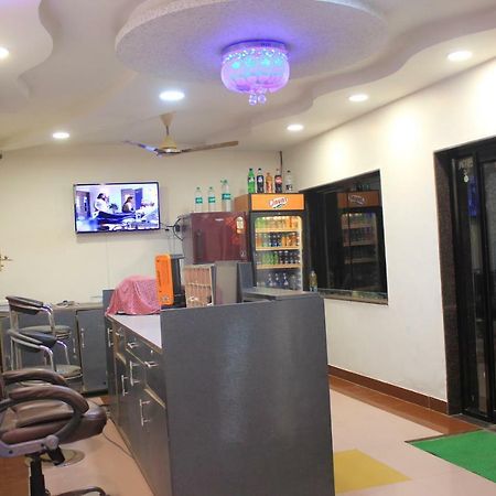 Hotel Shri Radhe Somnāth Extérieur photo